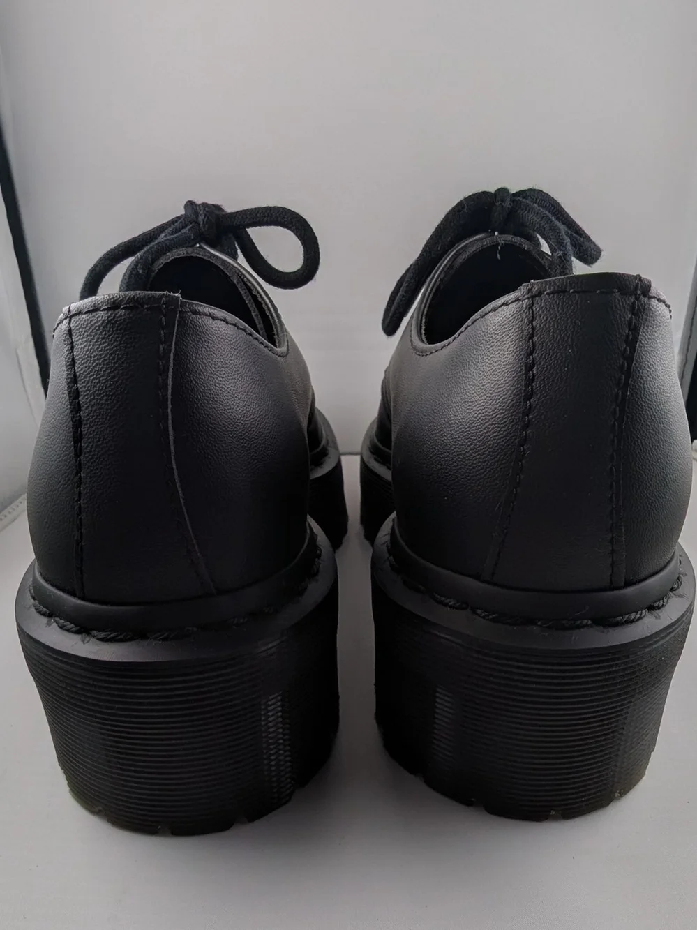 Doc Dr Martens 30651 Chunky Black Leather Low Top Platform Shoes Women's Sz 7M